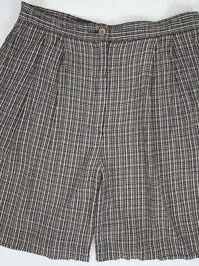 JHC Plaid women's shorts - sized 12 - Pre-owned - Excellent condition